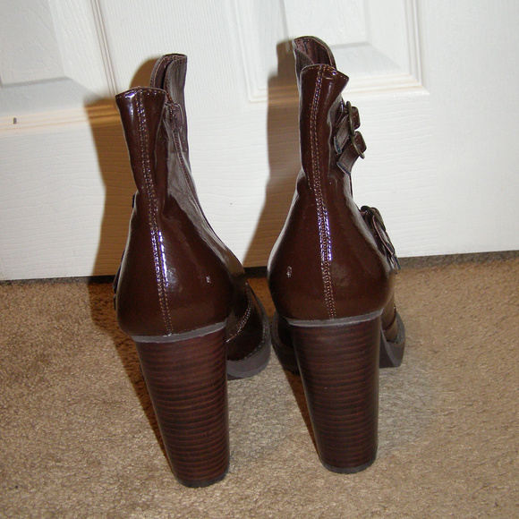 NEW size 9 Brown TWO LIPS ankle Boots Patent Leath - Picture 4 of 8